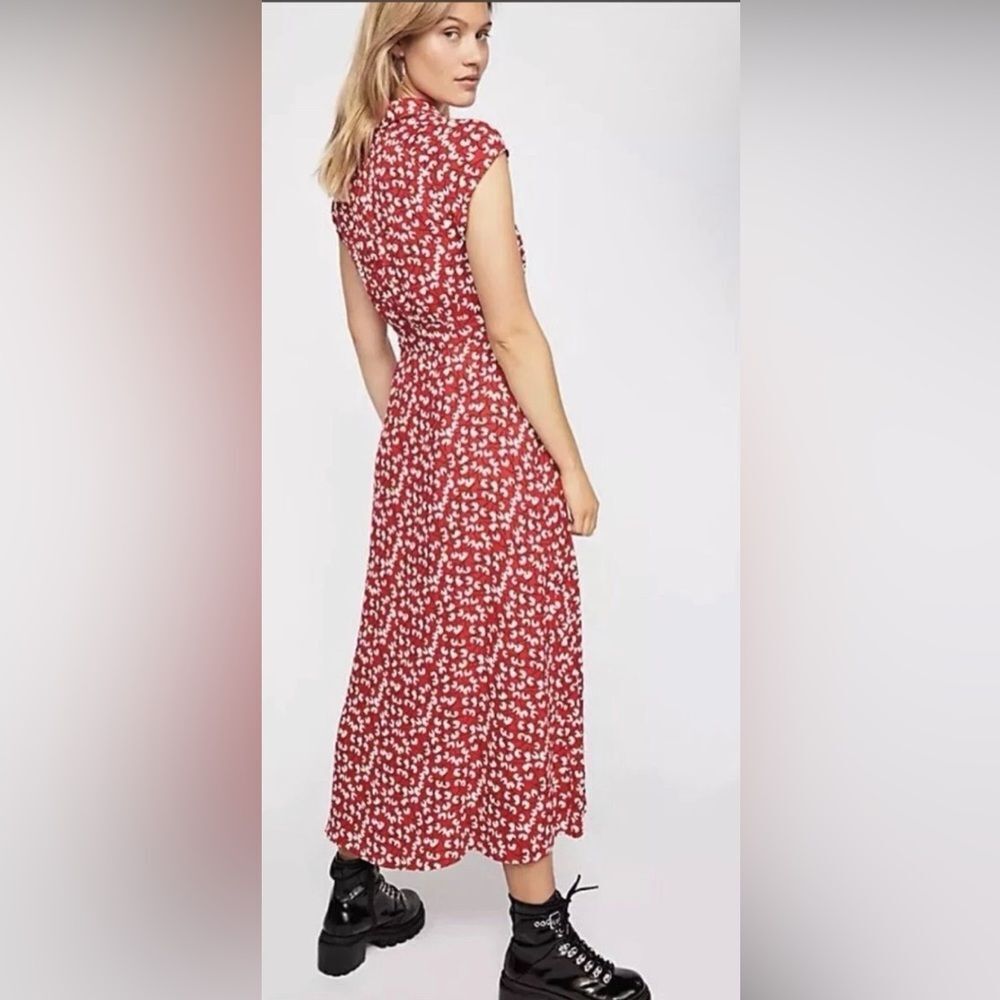 Free People So Fetch MIDI Wrap Dress in Red Floral - Picture 3 of 4